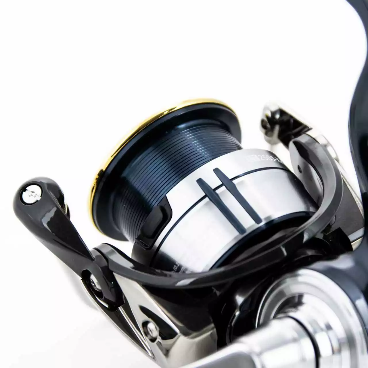 Daiwa 19 Certate LT 3000-XH – Bild 4